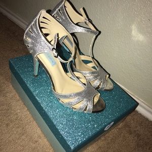 Betsy Johnson blue bottom heels